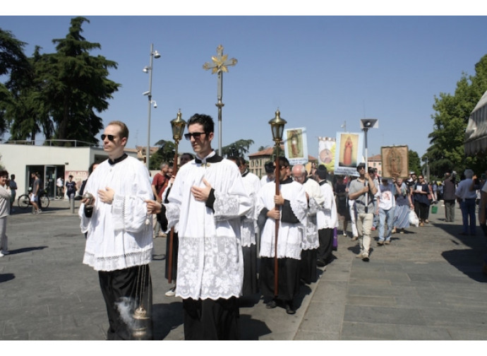 La processione di riparazione di Reggio Emilia La processione di riparazione di Reggio Emilia